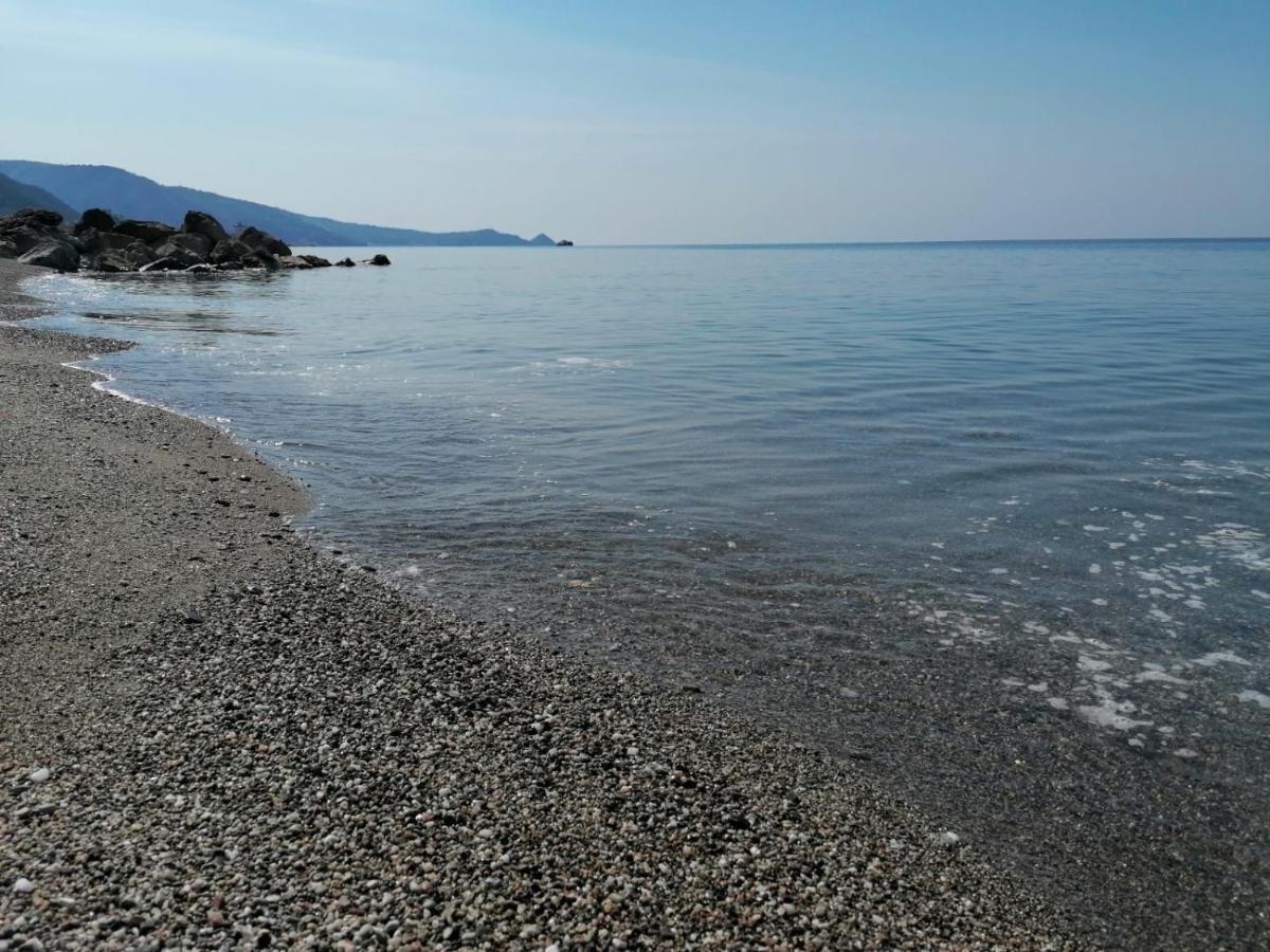 "Appartamento Del Mare Gliaca" Con Vista Isole Eolie,Ampia Terrazza,Wifi E Parcheggio Privato Gratuito Piraino Exterior foto