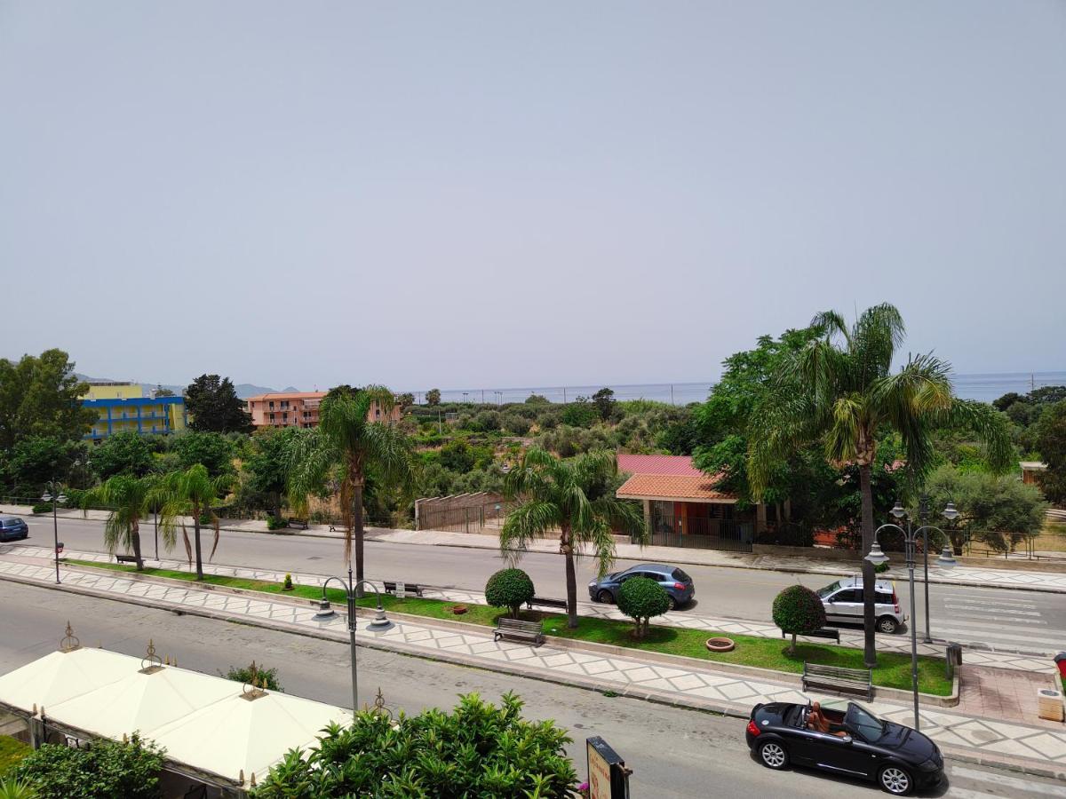 "Appartamento Del Mare Gliaca" Con Vista Isole Eolie,Ampia Terrazza,Wifi E Parcheggio Privato Gratuito Piraino Exterior foto
